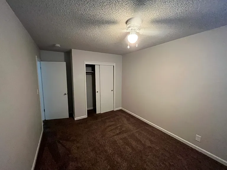 3017 N Vagedes Ave #B — Photo 19