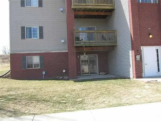 2270 Holiday Rd — Photo 3
