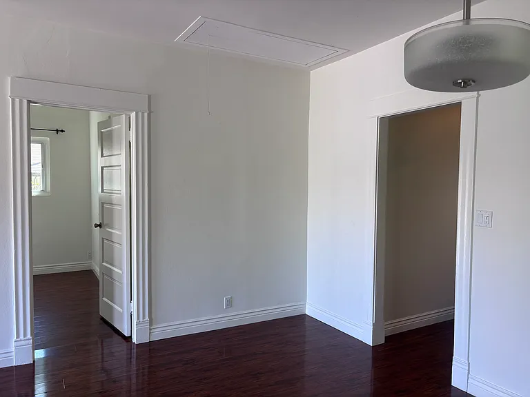 503 Bay St — Photo 10