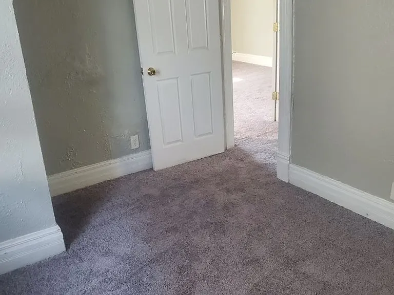 2808 S Elm St — Photo 10
