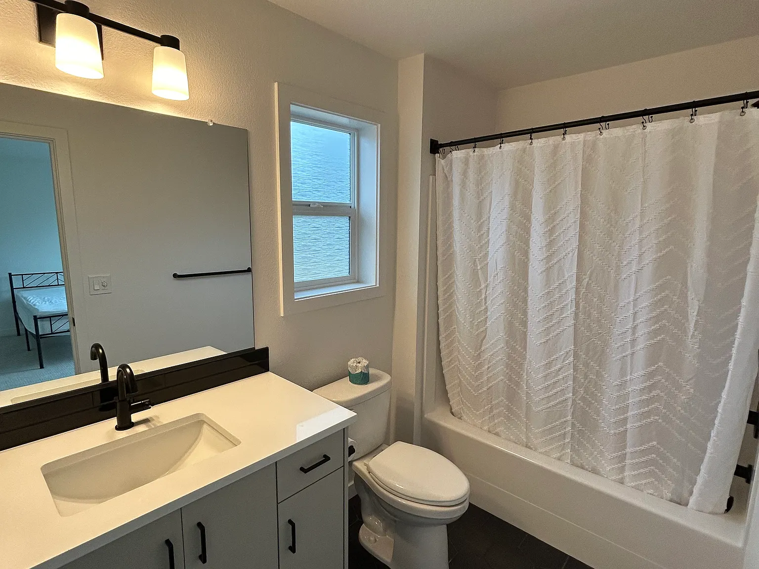3 bed, 1910 sqft, $1,000 — Photo 3