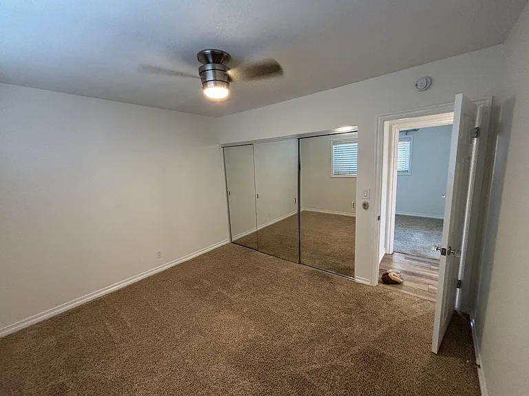 412 1/2 Dahlia Ave — Photo 9