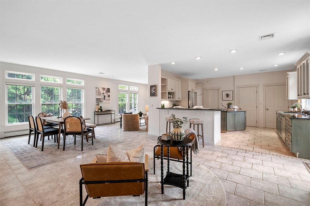 209 Maple St, Danvers, MA 01923 | Zillow