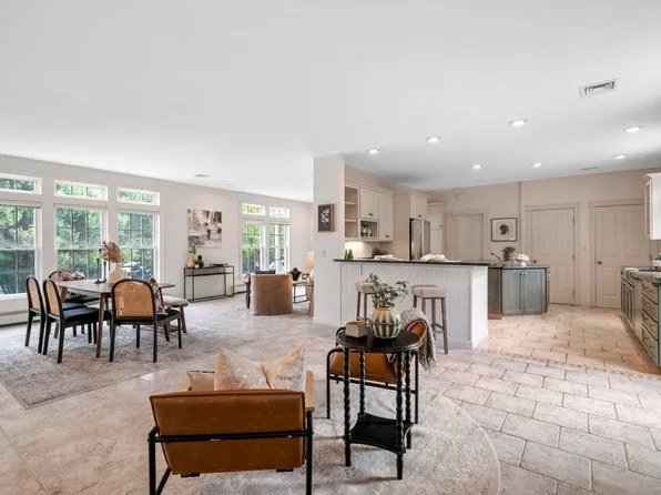 209 Maple St, Danvers, MA 01923