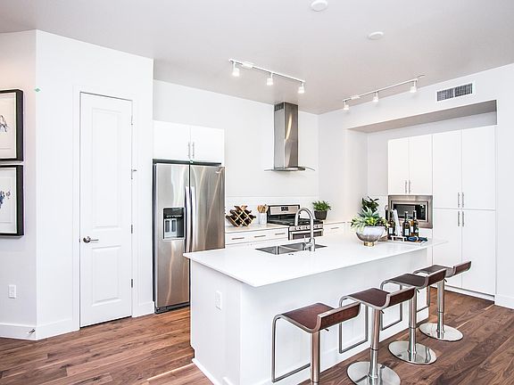 3rd image of 3131 N Central Ave #5009