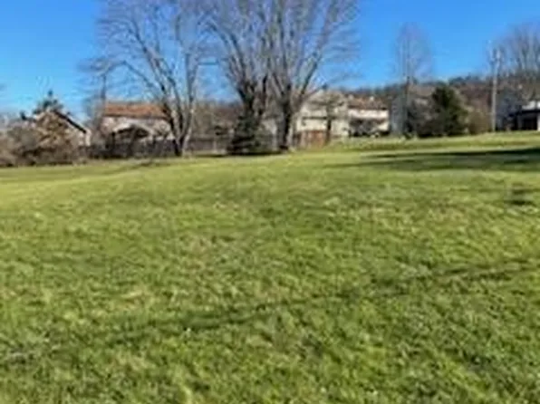 133 2nd St, Lemont Furnace, PA 15456