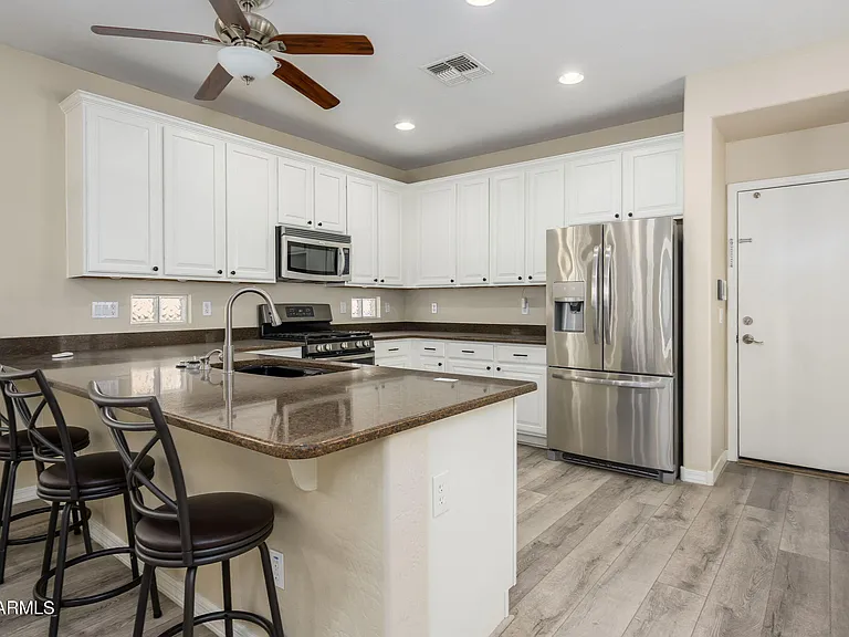 16060 W Mercer Ln — Photo 16