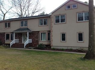 6 Oxford Ct, Morganville, NJ 07751