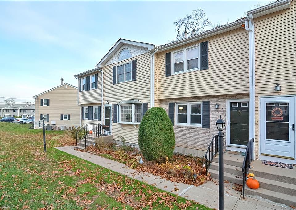 Estates Condominiums Johnston, RI Zillow