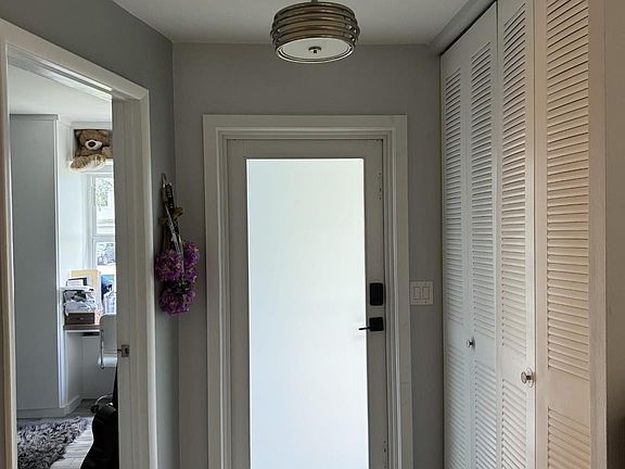 3rd image of 813 NW 98th Avenue