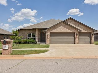 15612 Vermillion Dr, Edmond, OK 73013