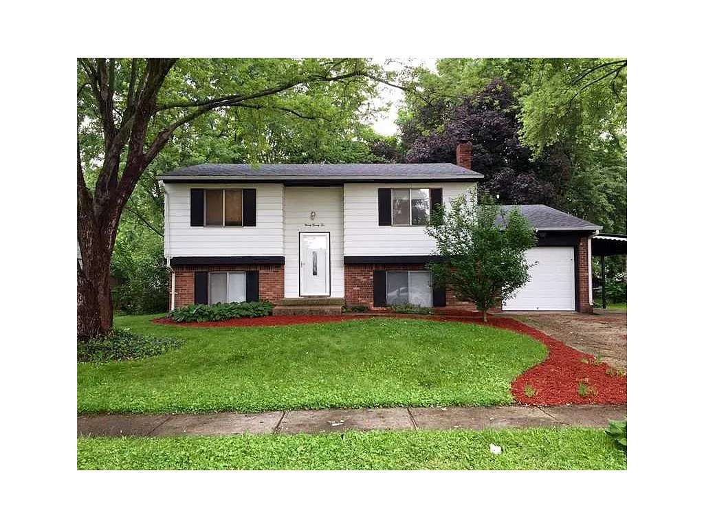 9022 Greenlee Cir photo 1
