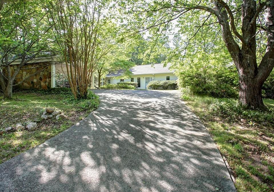 1st image of 3400 Pebble Hill Dr