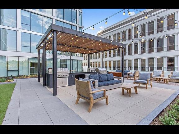 4th image of 1001 Lake & Forest Ave #1001