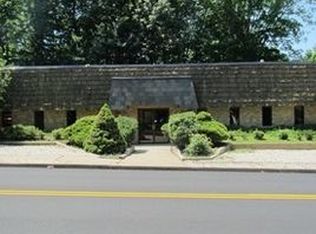 132 W Greenbrook Rd, Caldwell, NJ 07006