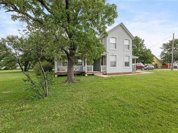 2116 31st Hwy, Waverly, KS 66871