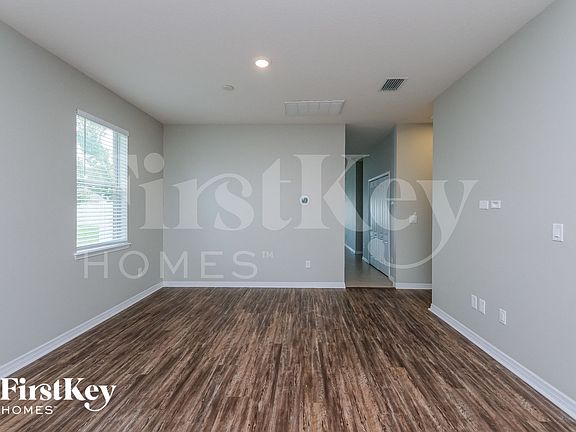 3rd image of 12217 Fairlawn Dr