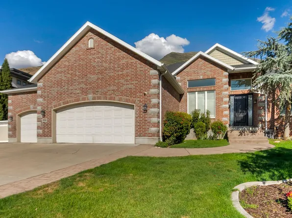 9594 N Aztec Dr, Cedar Hills, UT 84062