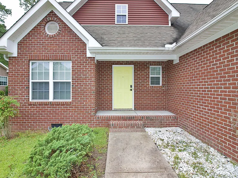 129 Lori Ln — Photo 1