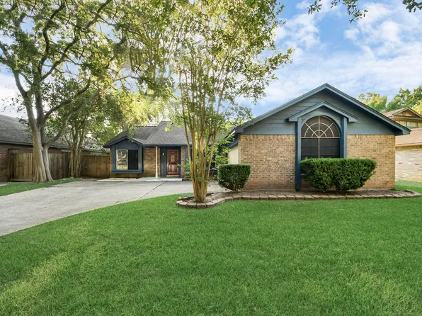3611 Bee Bayou Ln, Sugar Land, TX 77479