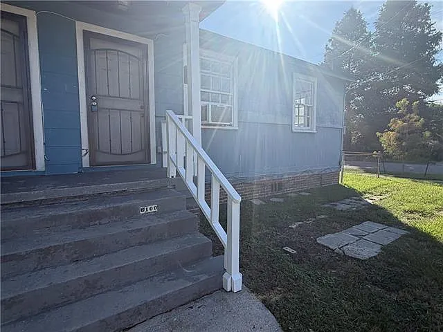 2 bed, 1.0 bath, 728 sqft, $1,475 — Photo 2