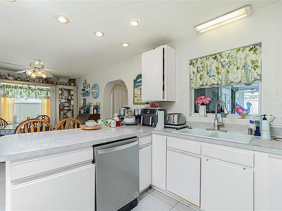 5th image of 6103 Fabian Rd