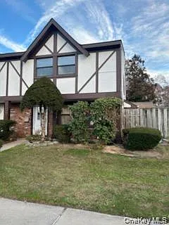 3 bed, 1.5 bath, 1144 sqft, $3,700 — Photo 2