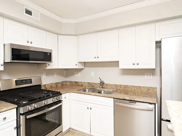 161 Hessian Hills Way APT 4, Charlottesville, VA 22901