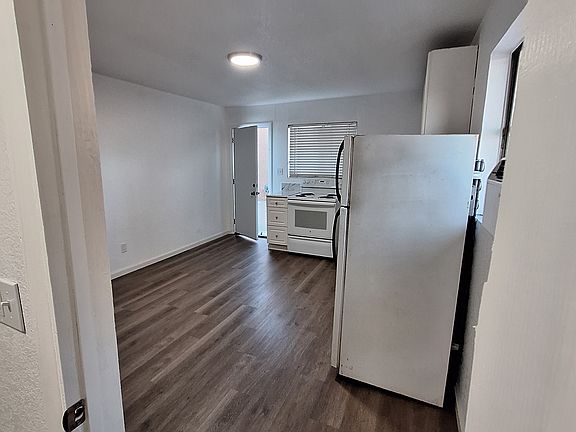 3rd image of 3208 Stanislaus St