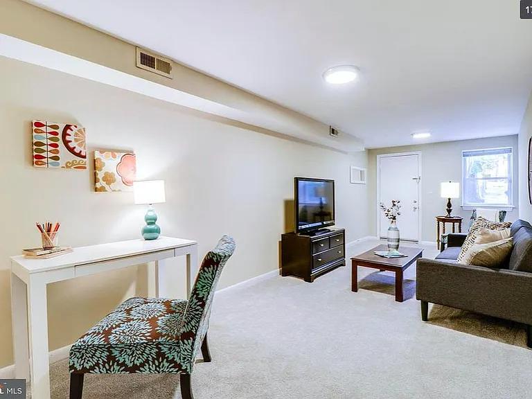1309 Light St — Photo 12