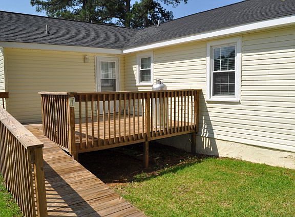 5th image of 1325 Lakeshore Dr