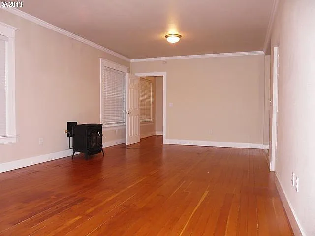 1104 SW Columbia St — Photo 2