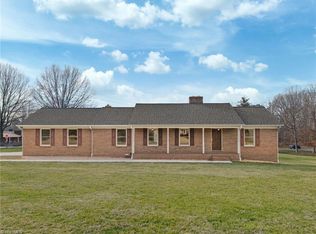 157 Tamworth Dr, Clemmons, NC 27012