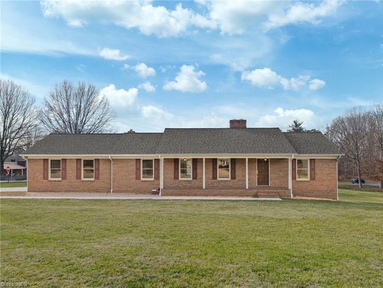 157 Tamworth Dr, Clemmons, NC 27012