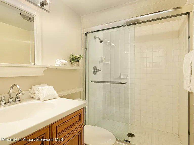 901 E Hyman Ave #1 — Photo 6