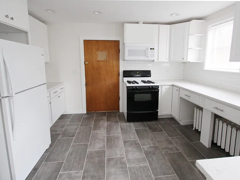 8039 White Ave #1 — Photo 2