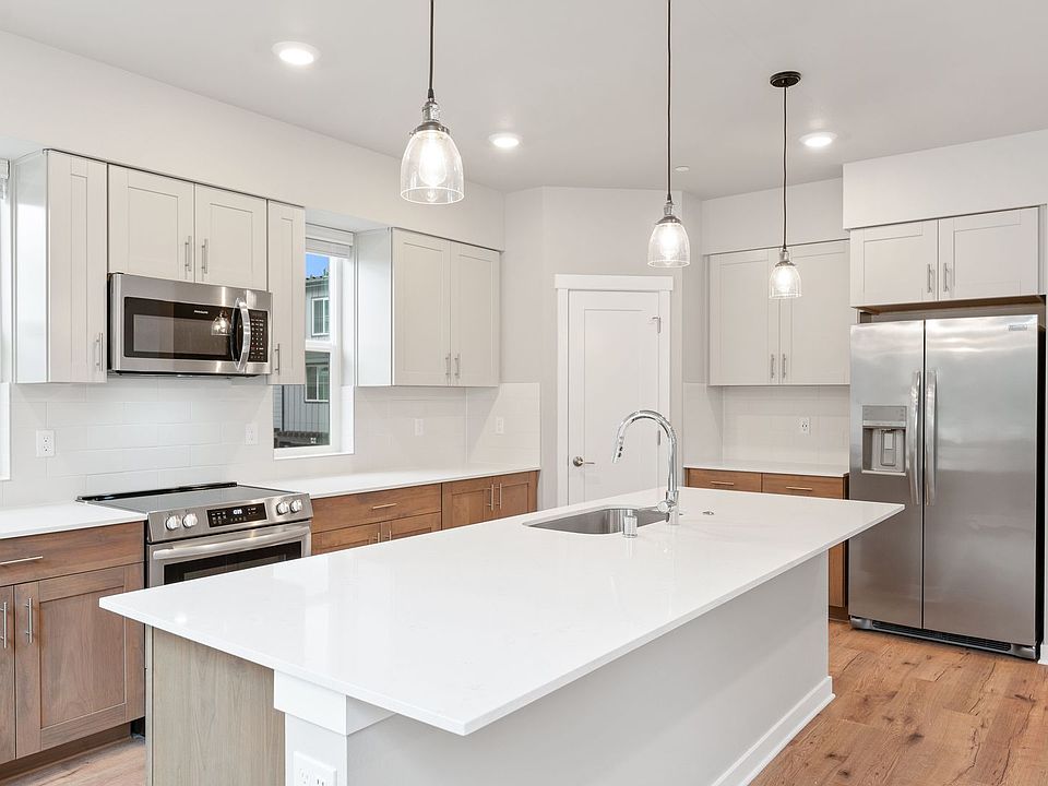 1st image of 13730 Manor Way #D1