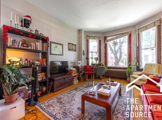 1127 W George St #1F, Chicago, IL 60657