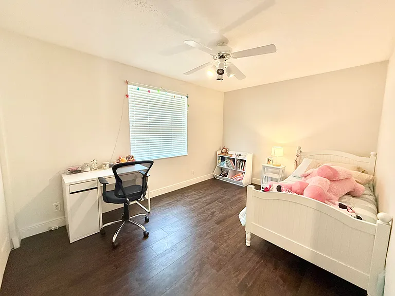 12671 Yardley Dr — Photo 12