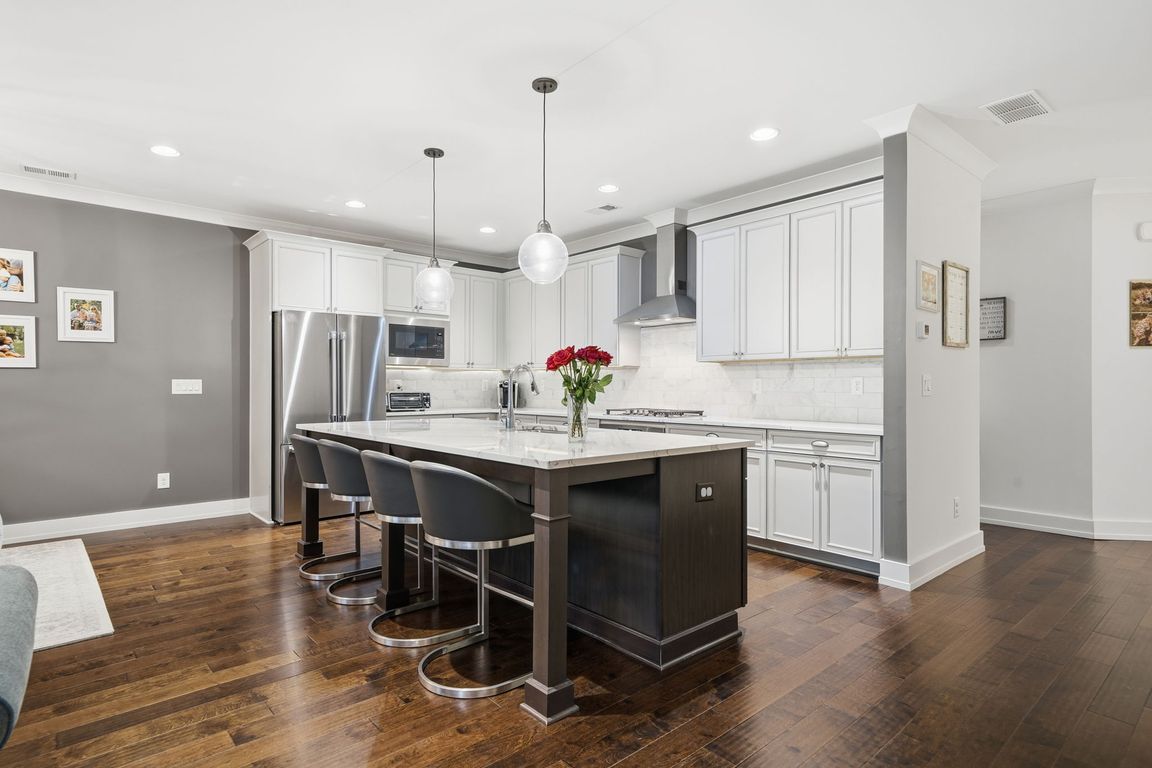 next background image