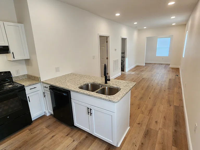 2101 Guthrie Ave #2101 — Photo 3