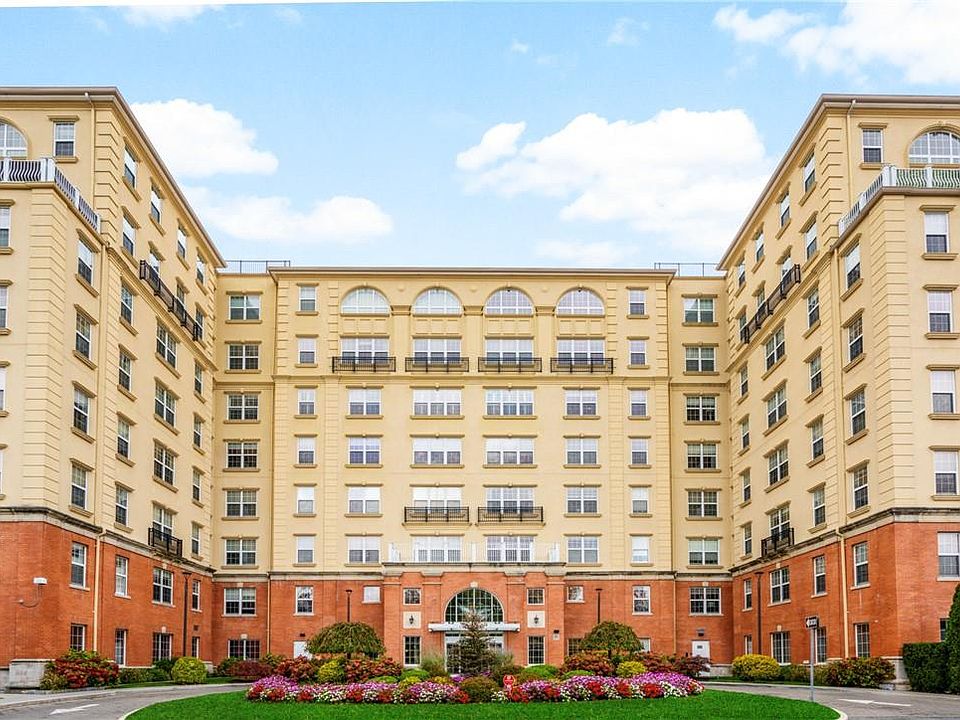 1st image of 10 Byron Place #709