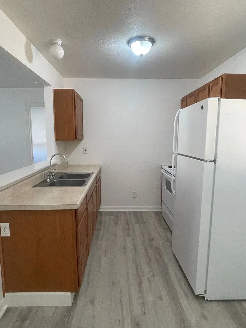 Churn Creek Apartments — Photo 4