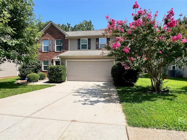 7800 Ponderosa Pine Ln, Charlotte, NC 28215