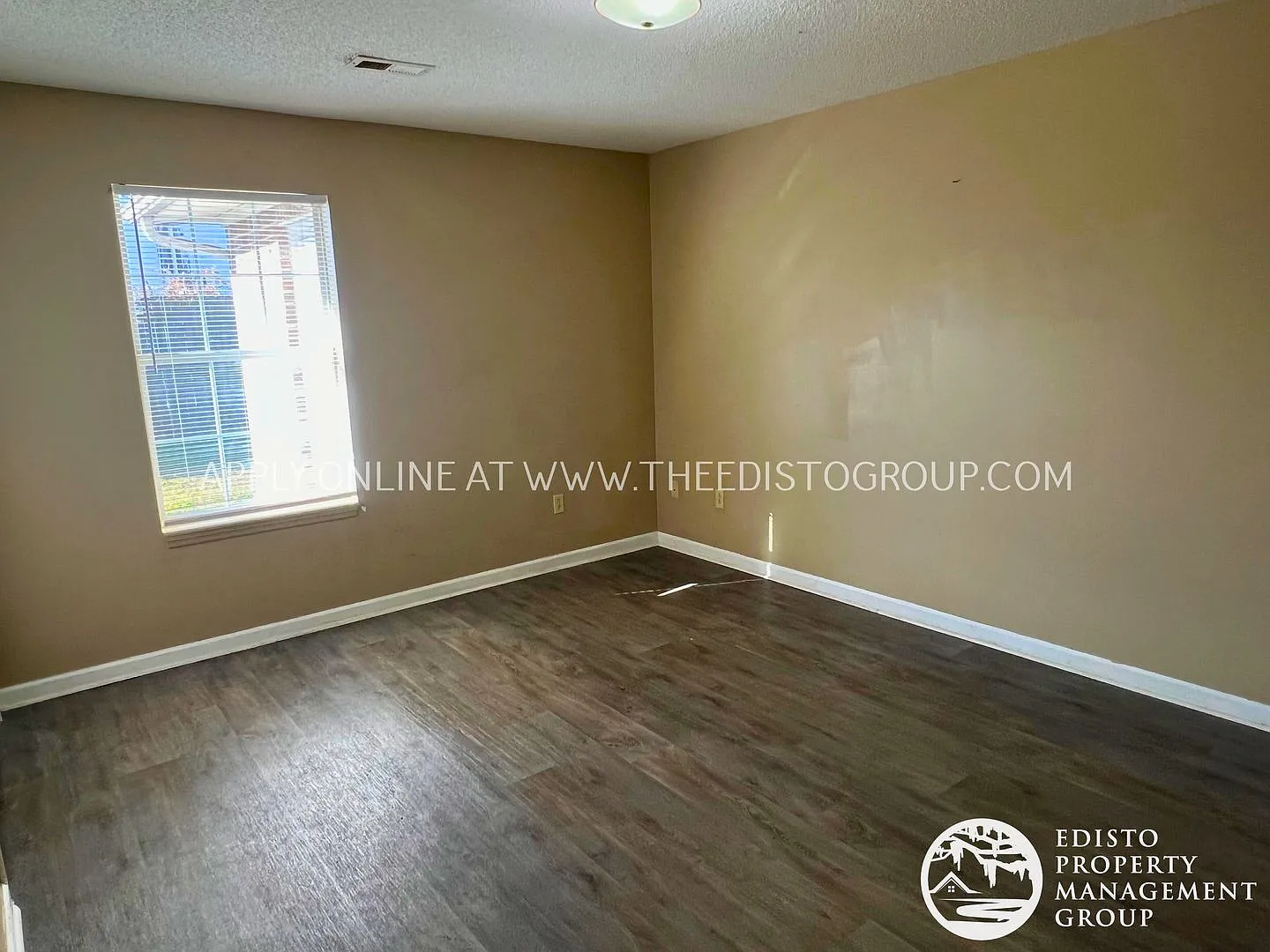 1031 - 1091 Fairfield Street — Photo 3
