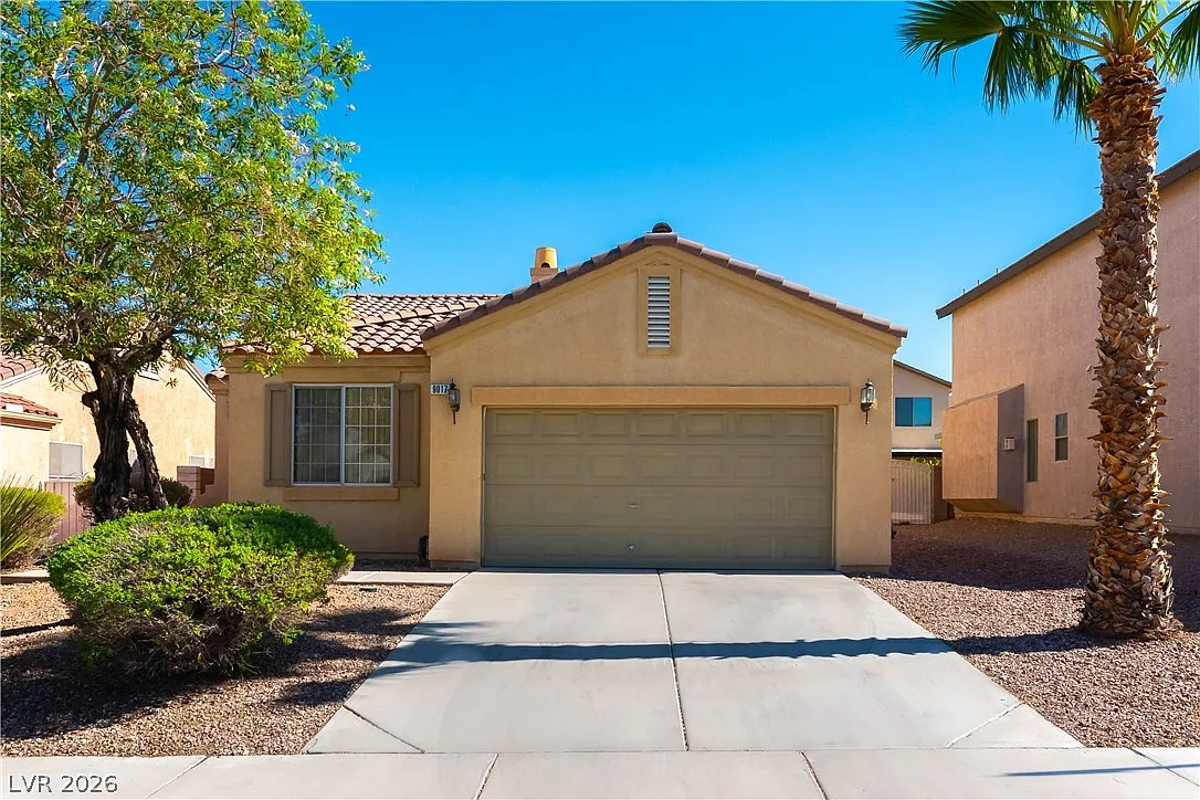 3 bed, 2.0 bath, 1456 sqft, $1,995 — Photo 1