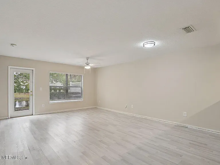 827 S Black Cherry Dr — Photo 1