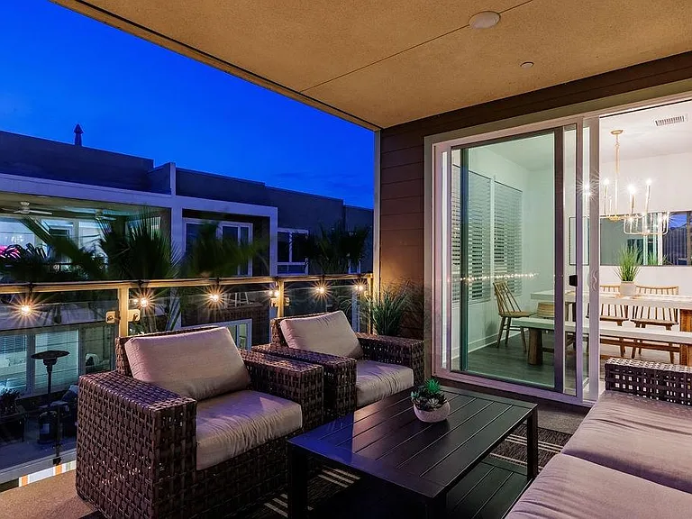 538 Doheny Way — Photo 32
