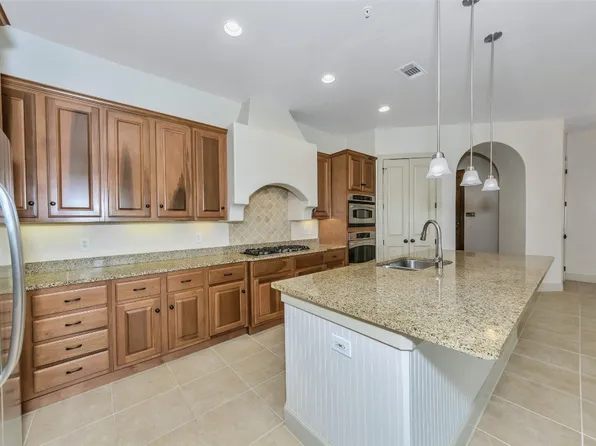 610 Via Ravello #207, Irving, TX 75039