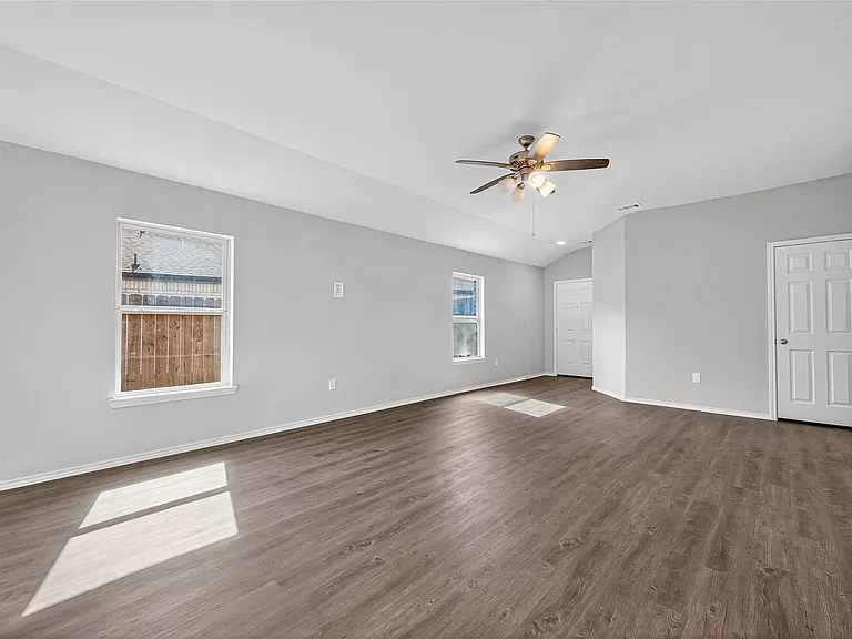 15171 Willow Tree Ln — Photo 10